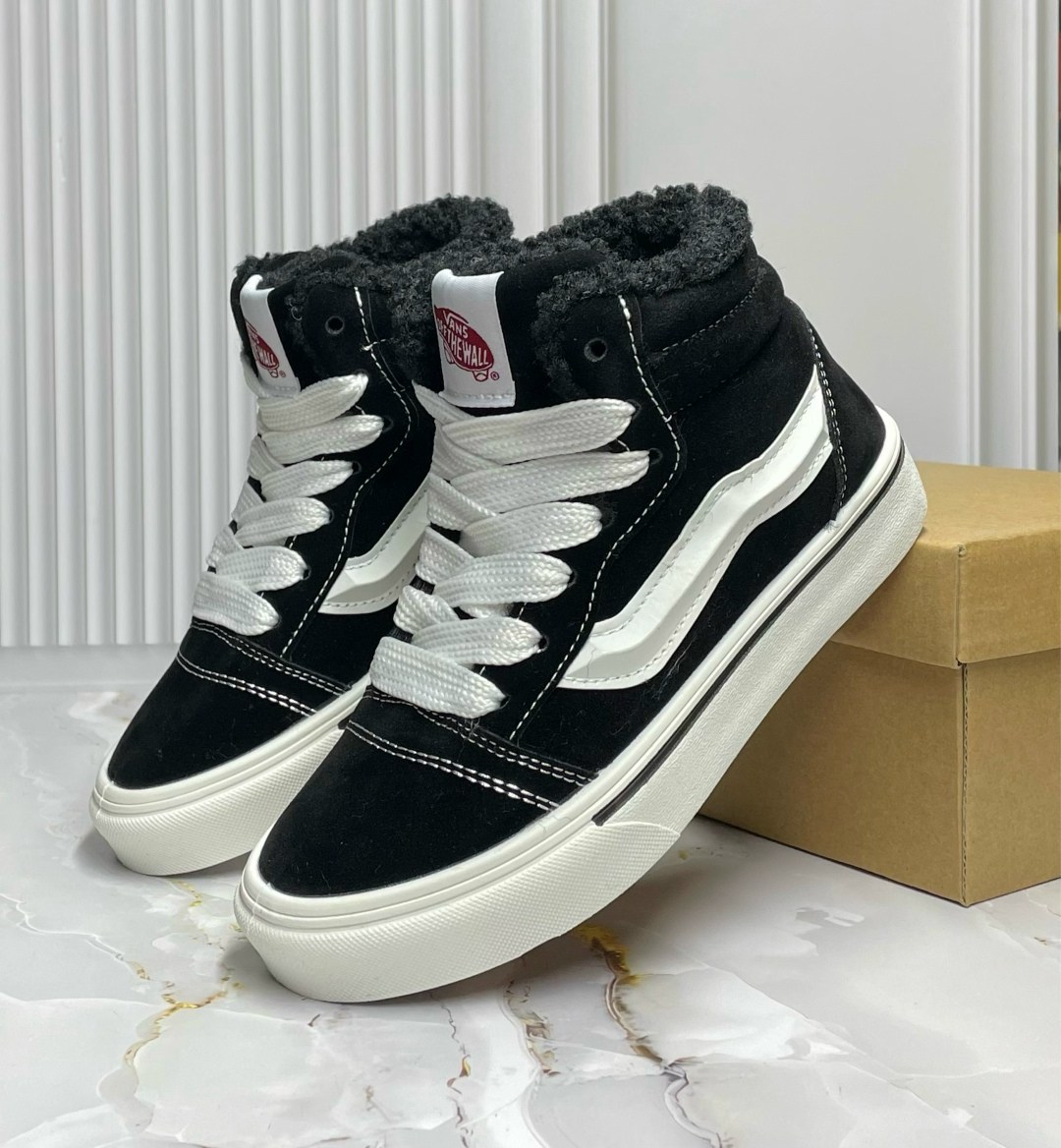 зимние кеды vans с мехом утепленные vans,кеды ванс высокие зимние sk8 hi утепленные с мехом,зимние vans sk8-hi на меху черные с белым,зимние кеды с мехом утепленные vans,зимние кеды vans sk-8 hi black