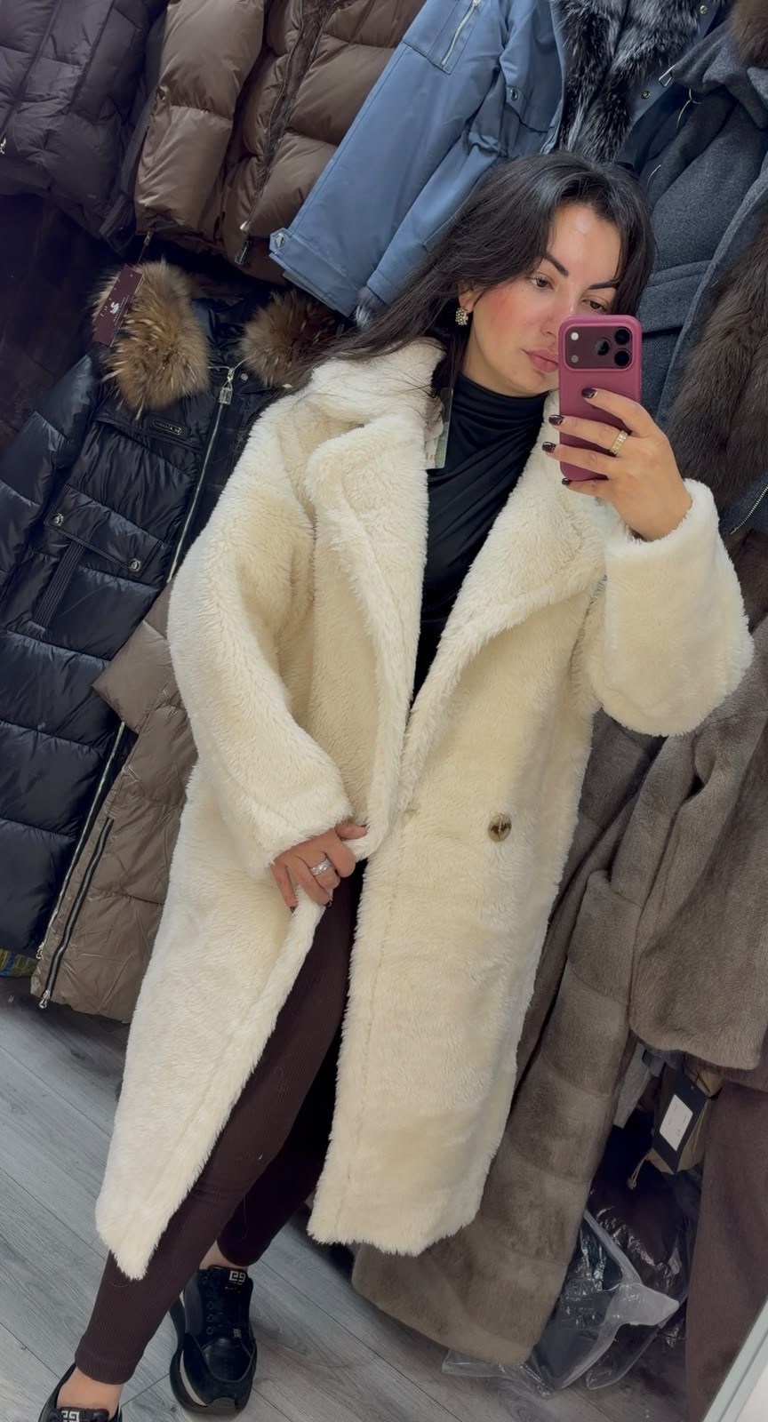 красное плюшевое пальто,плюшевое пальто,теплое пальто,пальто из искусственного меха,стильное пальто