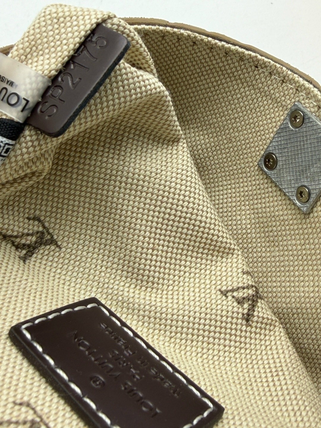 louis vuitton рюкзак,луи виттон рюкзак,сумка женская louis vuitton,женские рюкзаки,рюкзак луи виттон женский