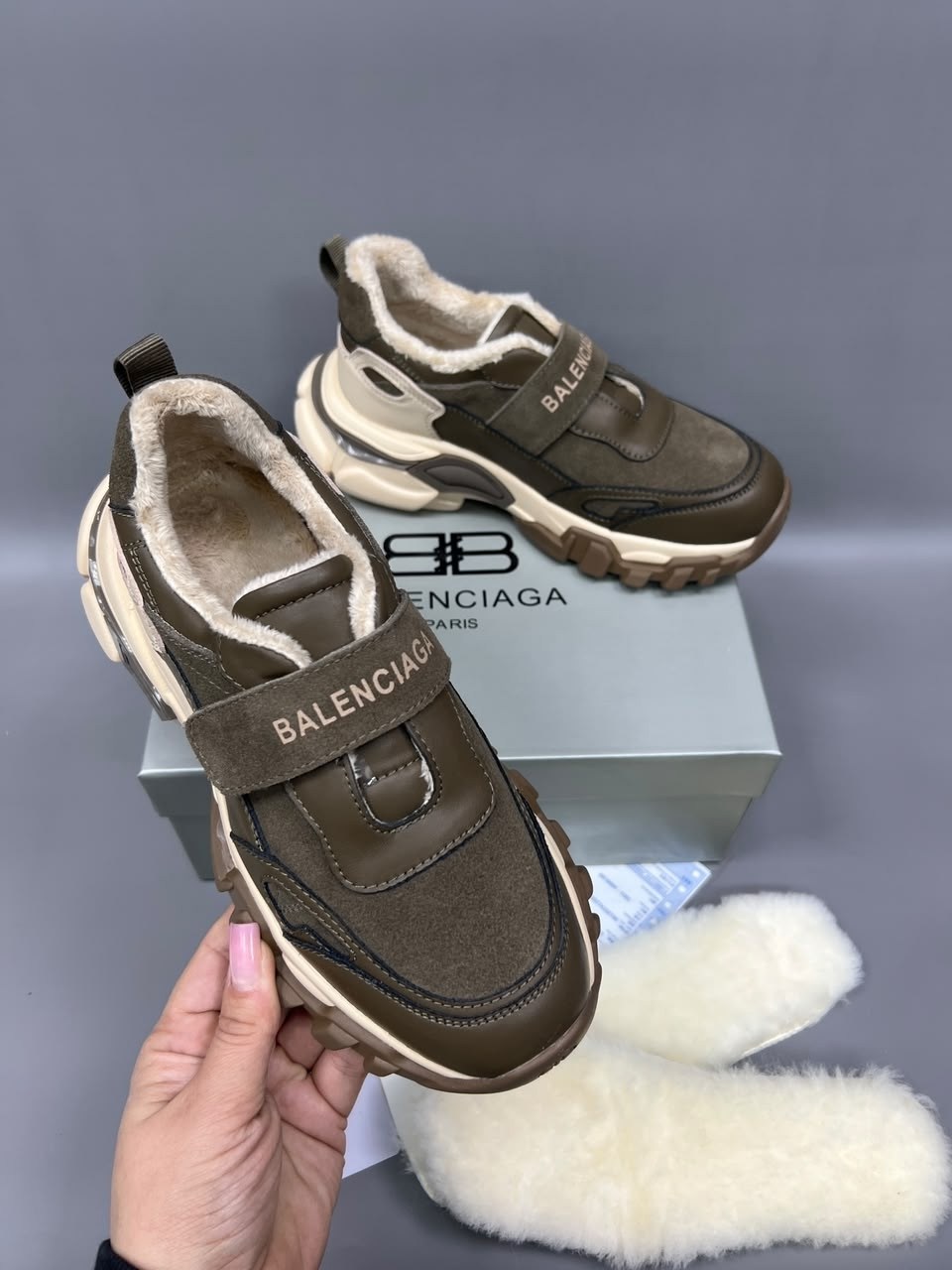 зимние кроссовки в стиле balenciaga,зимние стильные кроссовки в стиле balenciaga,кроссовки balenciaga,,кроссовки женскиe