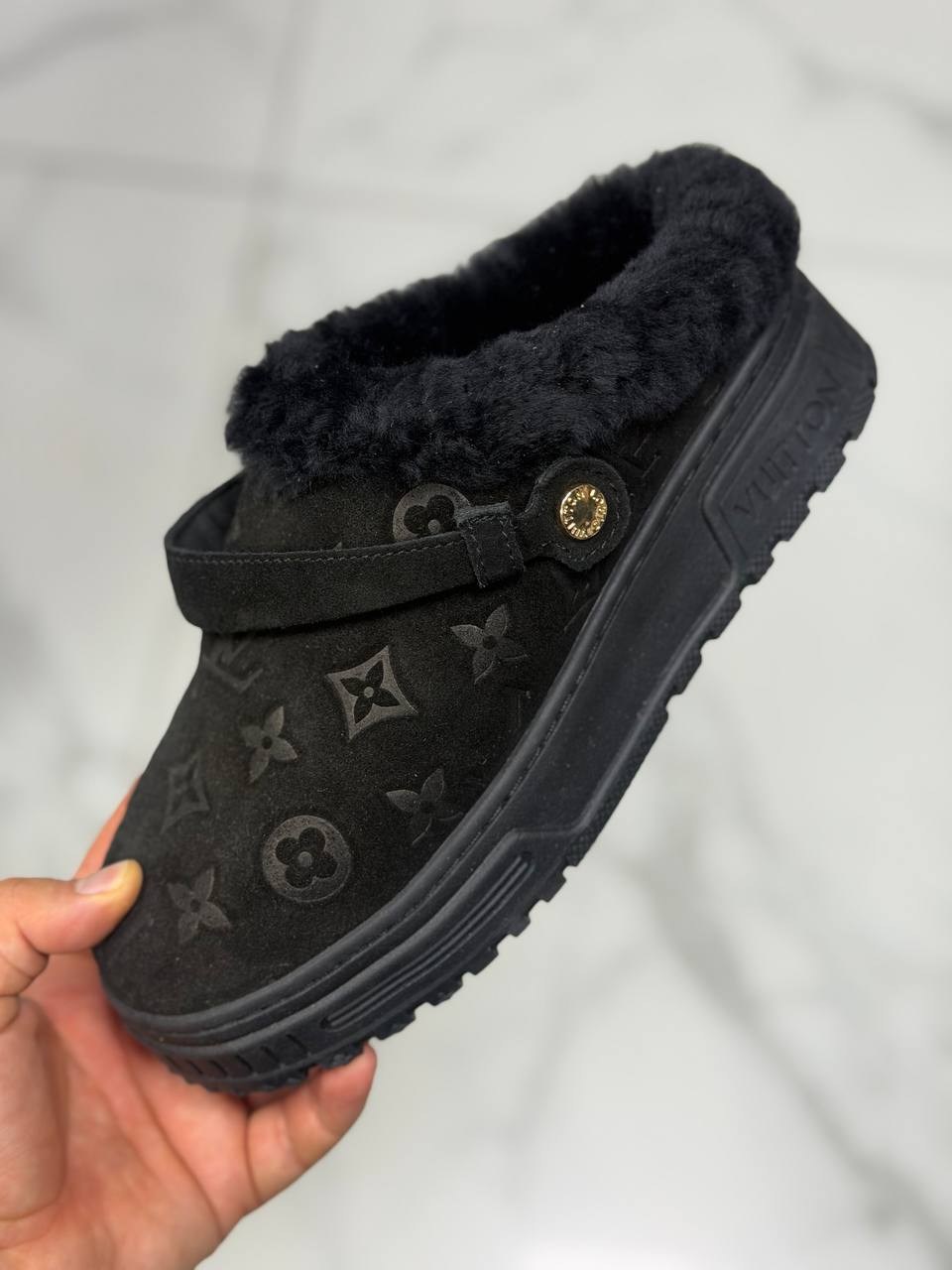 ,мюли louis vuitton,зимние кеды луи виттон,зимние кроссовки louis vuitton,тапочки модные