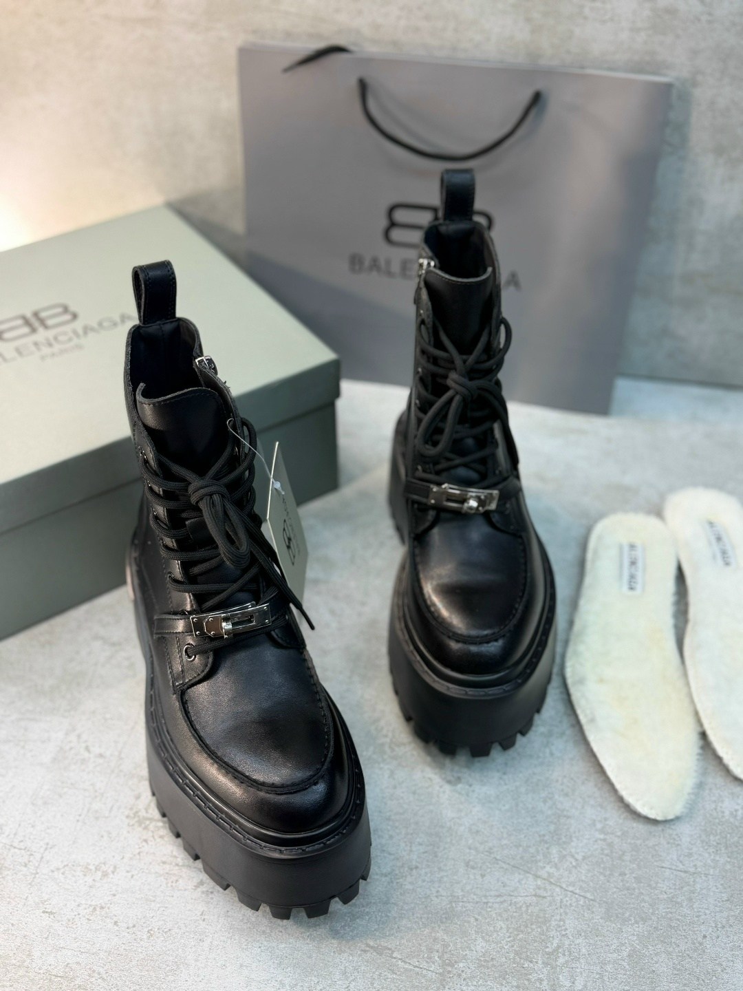balenciaga женские кожаные ботинки чёрного цвета,ботинки balenciaga,balenciaga женские кожаные ботинки balenciaga чёрного цвета,ботинки balenciaga женские,