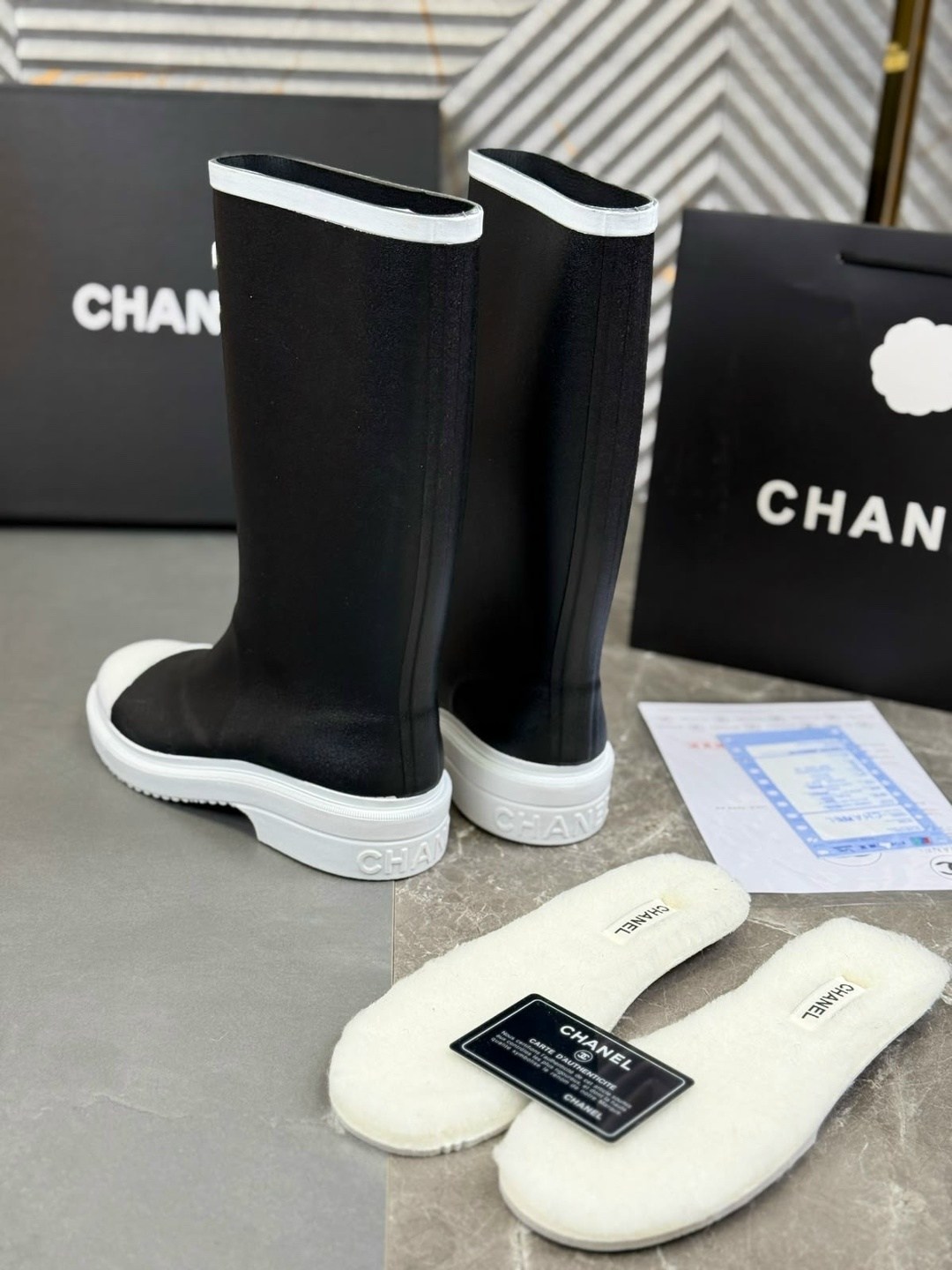 сапоги chanel,резиновые сапоги chanel,chanel черные резиновые сапоги для женщин,женские резиновые сапоги chanel,chanel черные резиновые сапоги