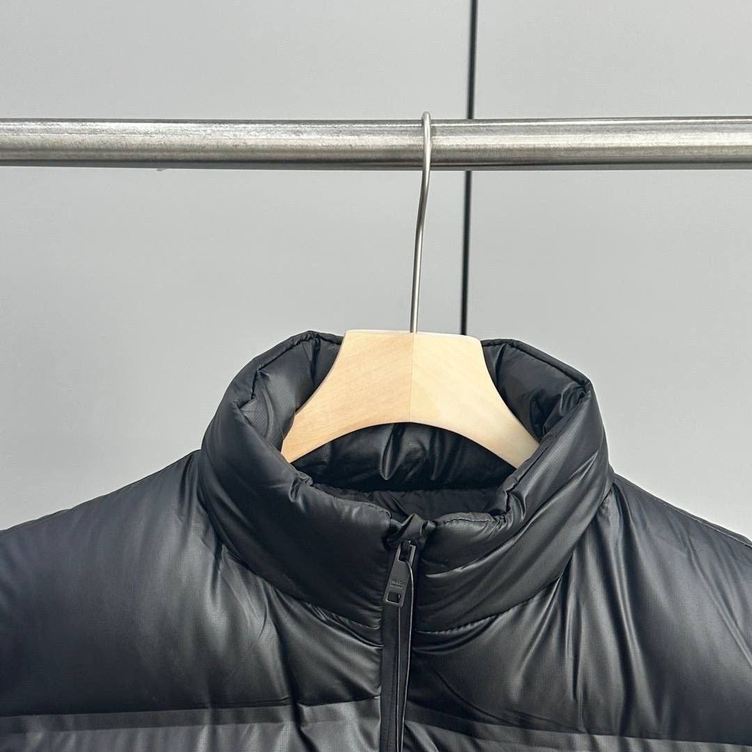 жилетка prada,прада жилетка,жилет prada,жилетка мужская prada,мужской жилет prada
