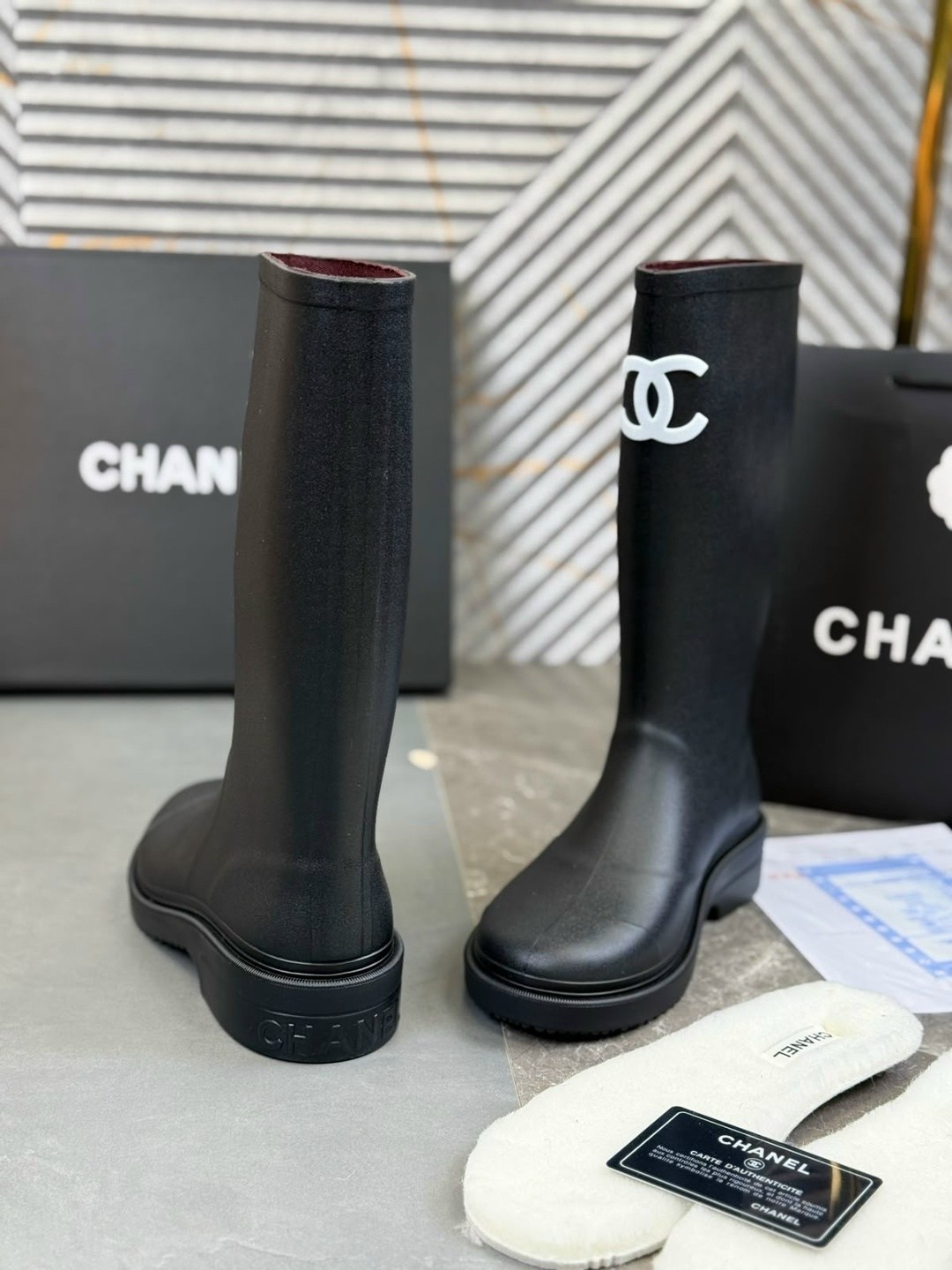 сапоги chanel,резиновые сапоги chanel,chanel черные резиновые сапоги для женщин,женские резиновые сапоги chanel,chanel черные резиновые сапоги