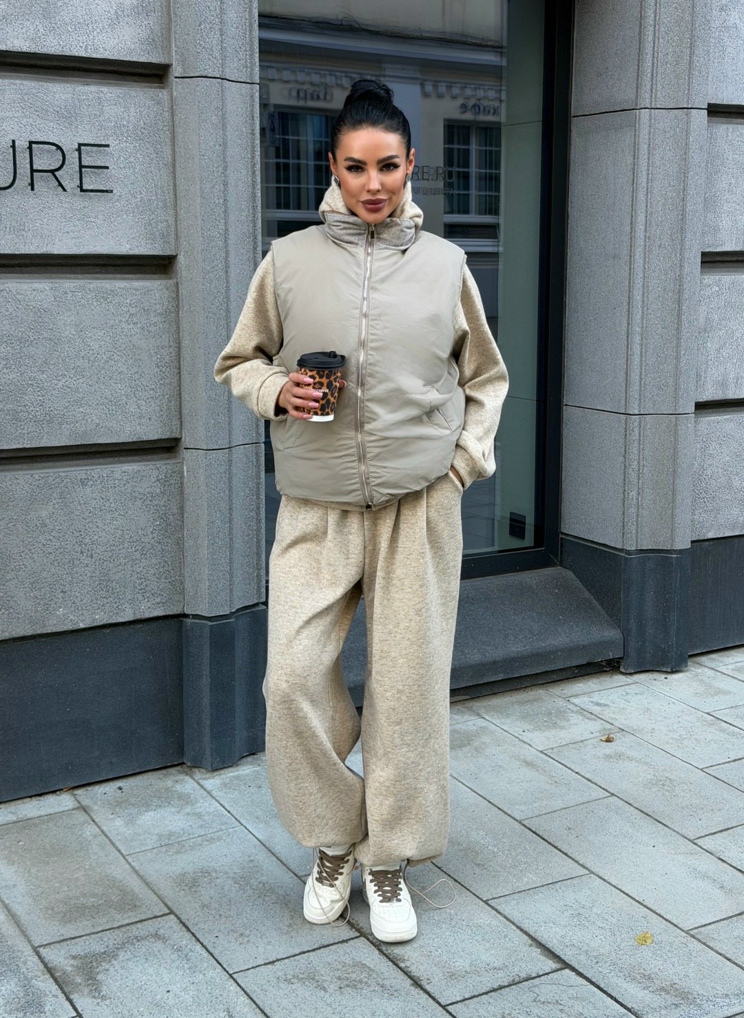 жилетка утепленная оверсайз безрукавка a&b_dress_code,жилетка женская,куртка женская,стильная жилетка,жилетка утепленная оверсайз безрукавка