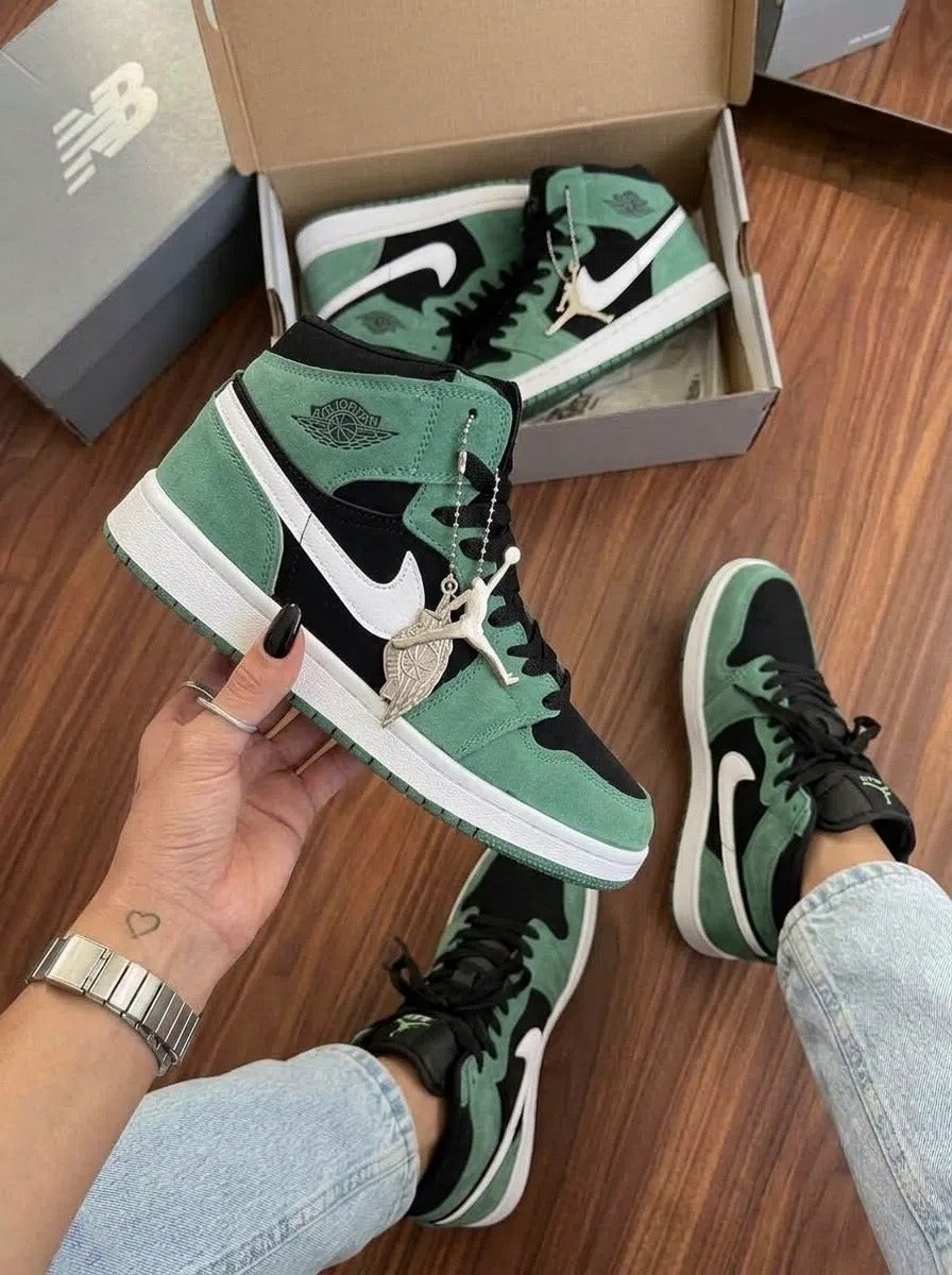 air jordan 1 mid dark concord,nike air jordan 1 mid,air jordan 1 mid,air jordan 1 mid se purple,jordan 1 mid purple black