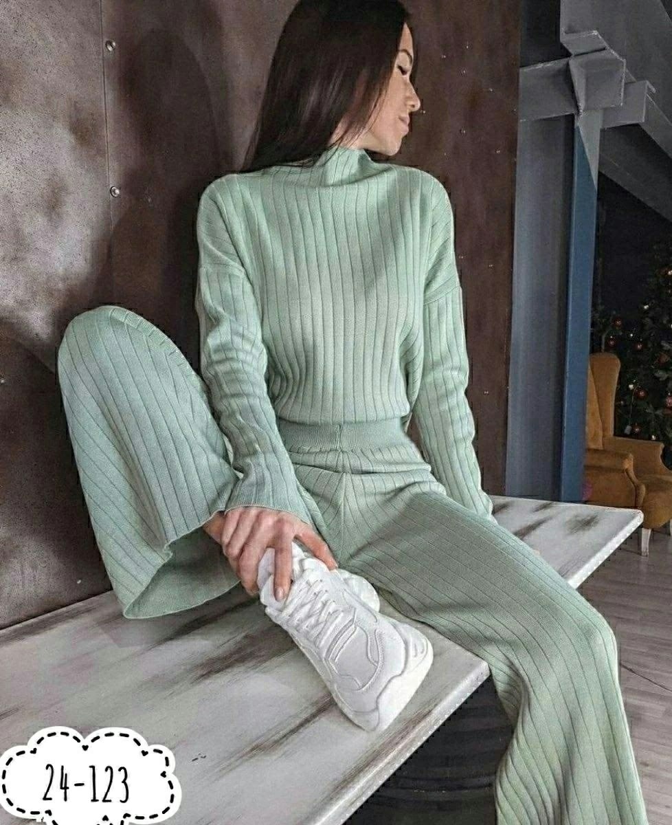 костюм с брюками,стильный трикотажный костюм,костюм женский,костюм трикотажный,костюм женский вязаный