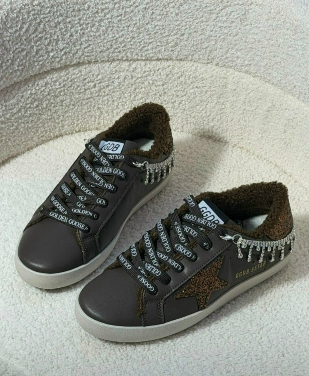 ,кроссовки golden goose,стильные женские кеды,кроссовки женскиe,кроссовки со звездами