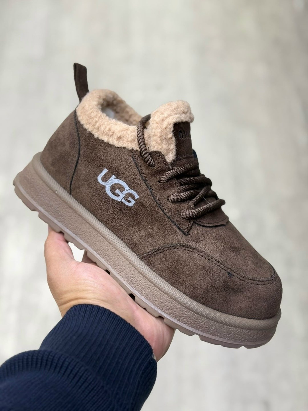 ,зимняя женская ,зимние женские кроссовки, женская,угги ugg