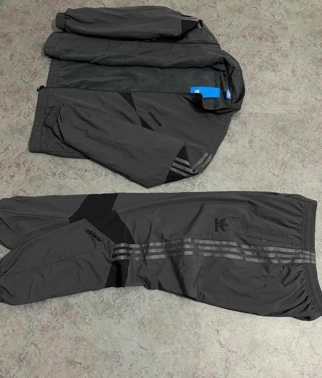 спортивный костюм adidas,спортивные костюм,спортивные костюмы адидас,спортивный костюм мужской adidas,спортивный костюм adidas originals