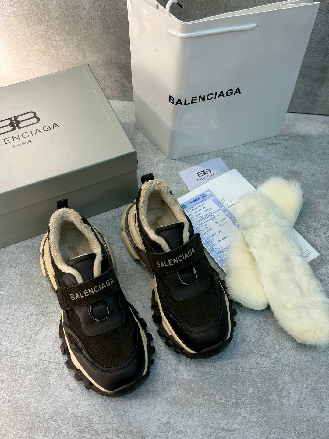 кроссовки balenciaga,кроссовки женские balenciaga,кроссовки balenciaga triple s,кроссовки баленсиага,