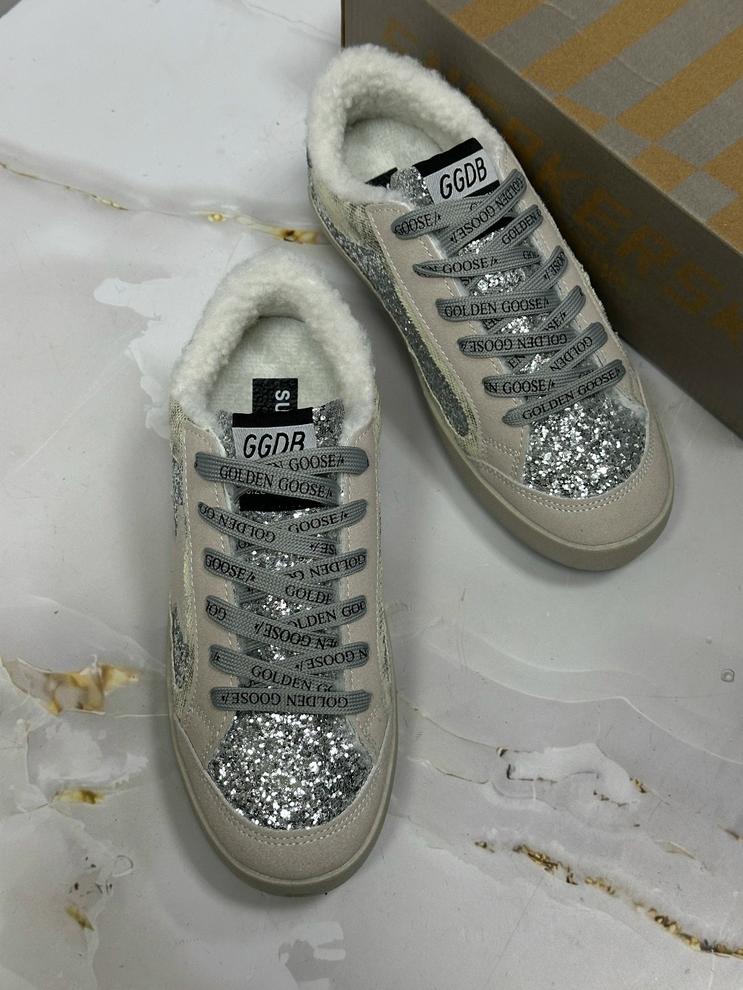кеды женские golden goose a116527 зимние с мехом серебристые,кеды golden goose superstar серебряные,женские зимние кеды golden goose 2026-2026 серебристые,кеды golden goose,кроссовки golden goose