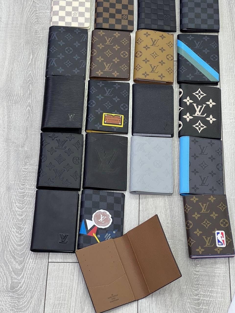 обложка на паспорт louis vuitton,чехол на паспорт луи виттон,обложка для паспорта луи виттон,портмоне мужское луи виттон,обложка для документов louis vuitton