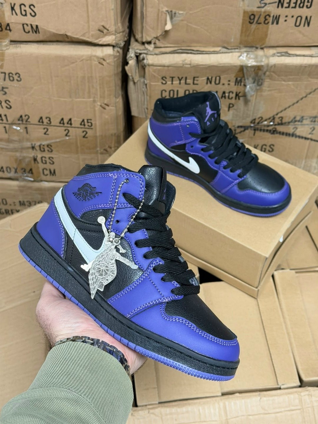 air jordan 1 mid hyper royal,nike air jordan 1 mid,nike air jordan 1 mid blue,air jordan 1 mid,jordan 1 mid