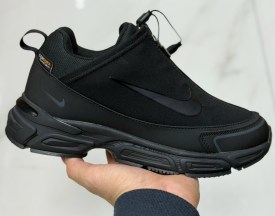 Кроссовки