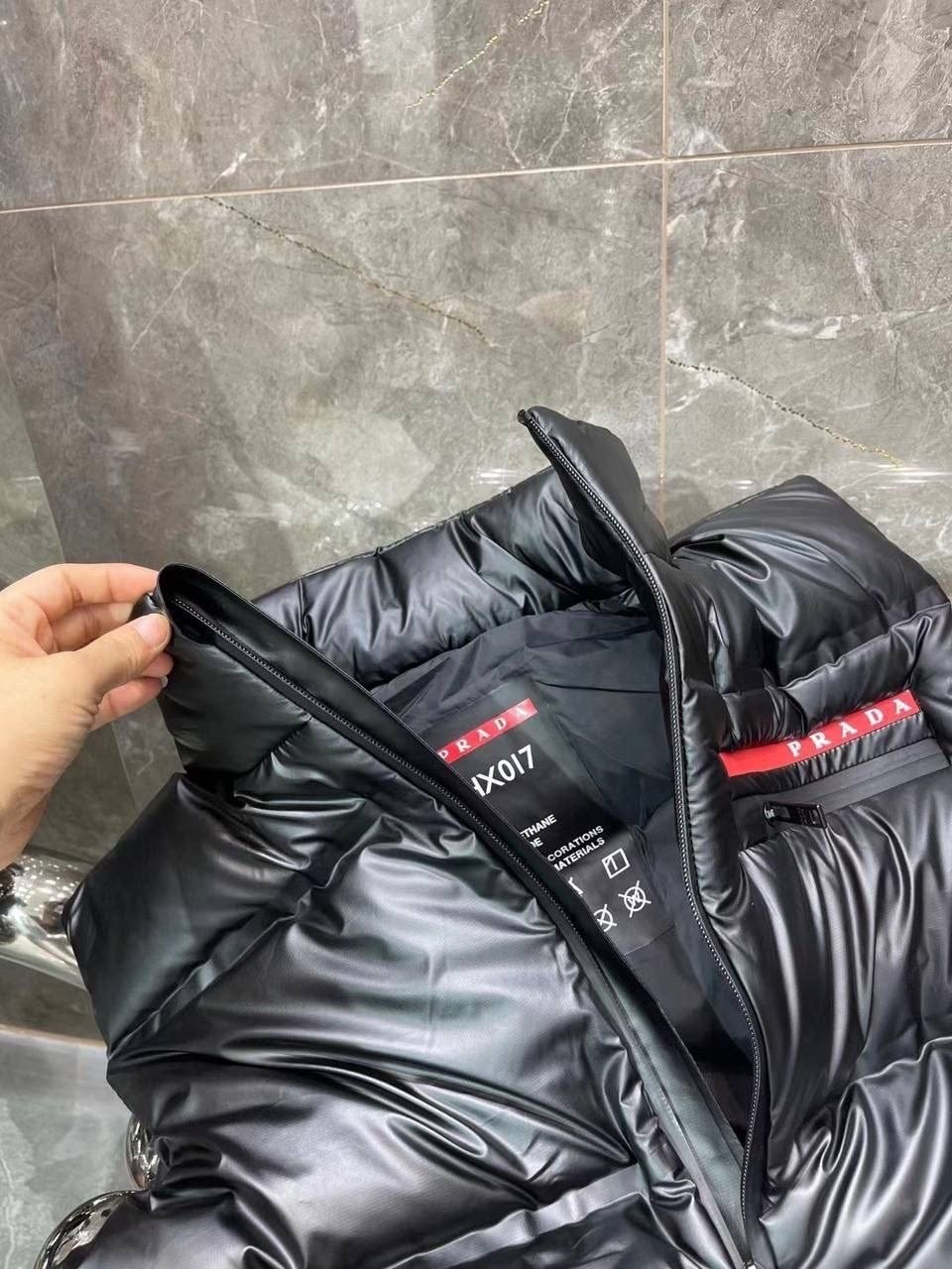 мужской жилет prada,женский короткий ветрозащитный жилет prada на утином пуху,жилетка prada,пуховый жилет prada премиум,пуховый жилет prada