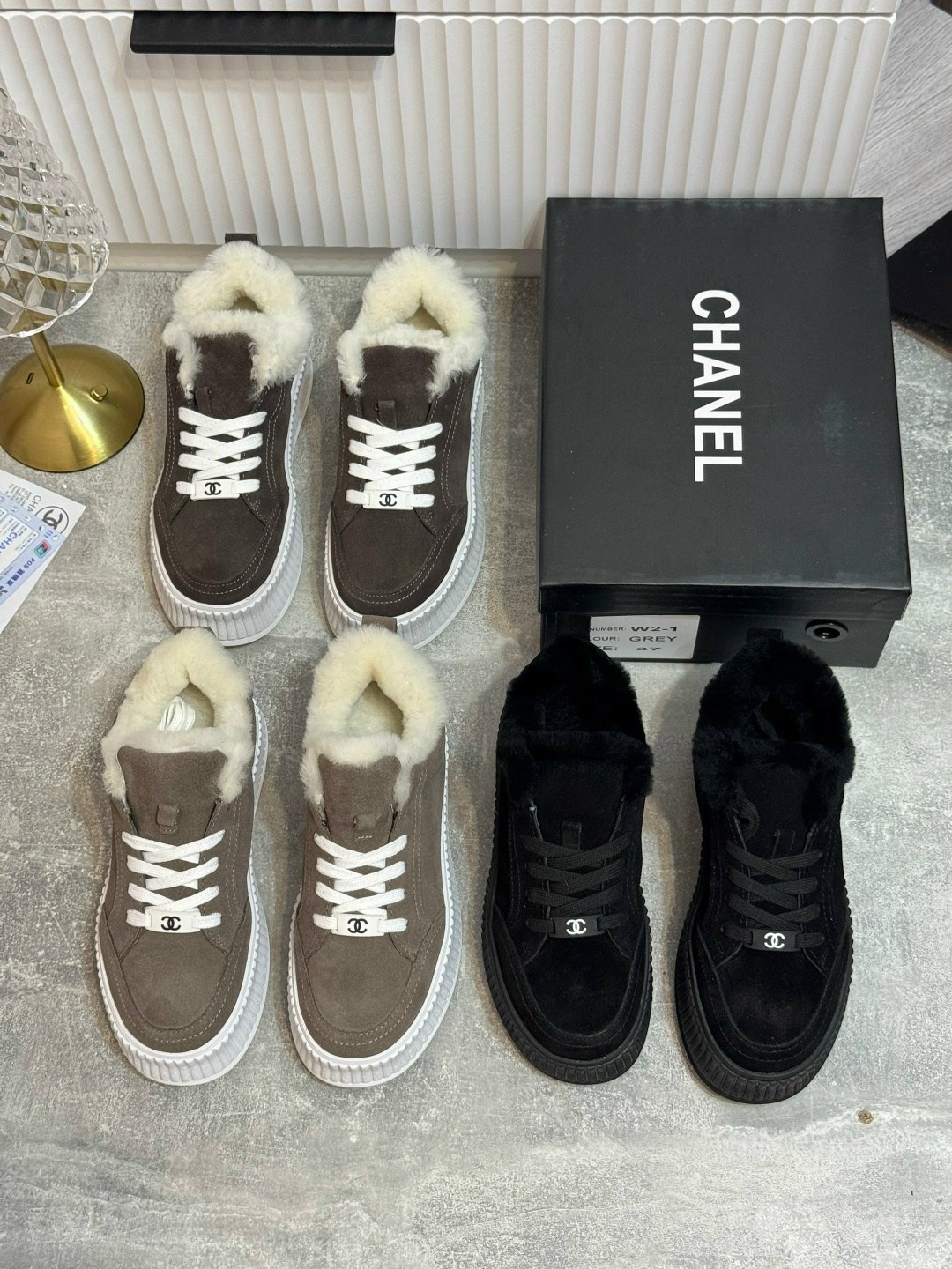 кроссовки с мехом,кроссовки женские chanel a120784 зимние бежевые,,кроссовки chanel,зимние кеды chanel натуральный мех
