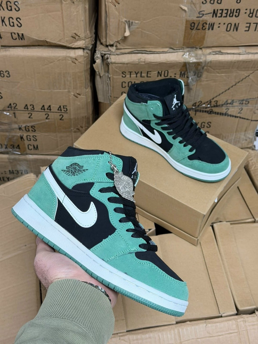 nike air jordan 1 mid,nike air jordan 1,кроссовки,air jordan 1 mid,nike air jordan 1 retro high og