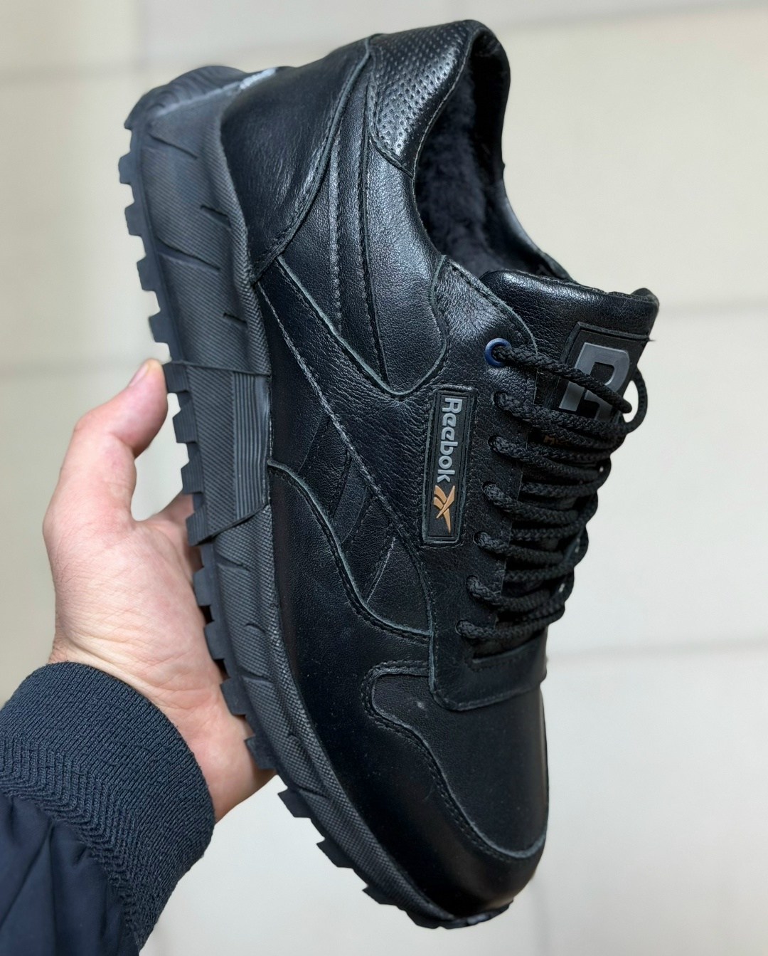кроссовки рибок классик мужские черные кожаные,мужские зимние кроссовки reebok classic кожаные черные,мужские кожаные кроссовки reebok classic,кроссовки кожаные reebok,мужские кожаные кроссовки