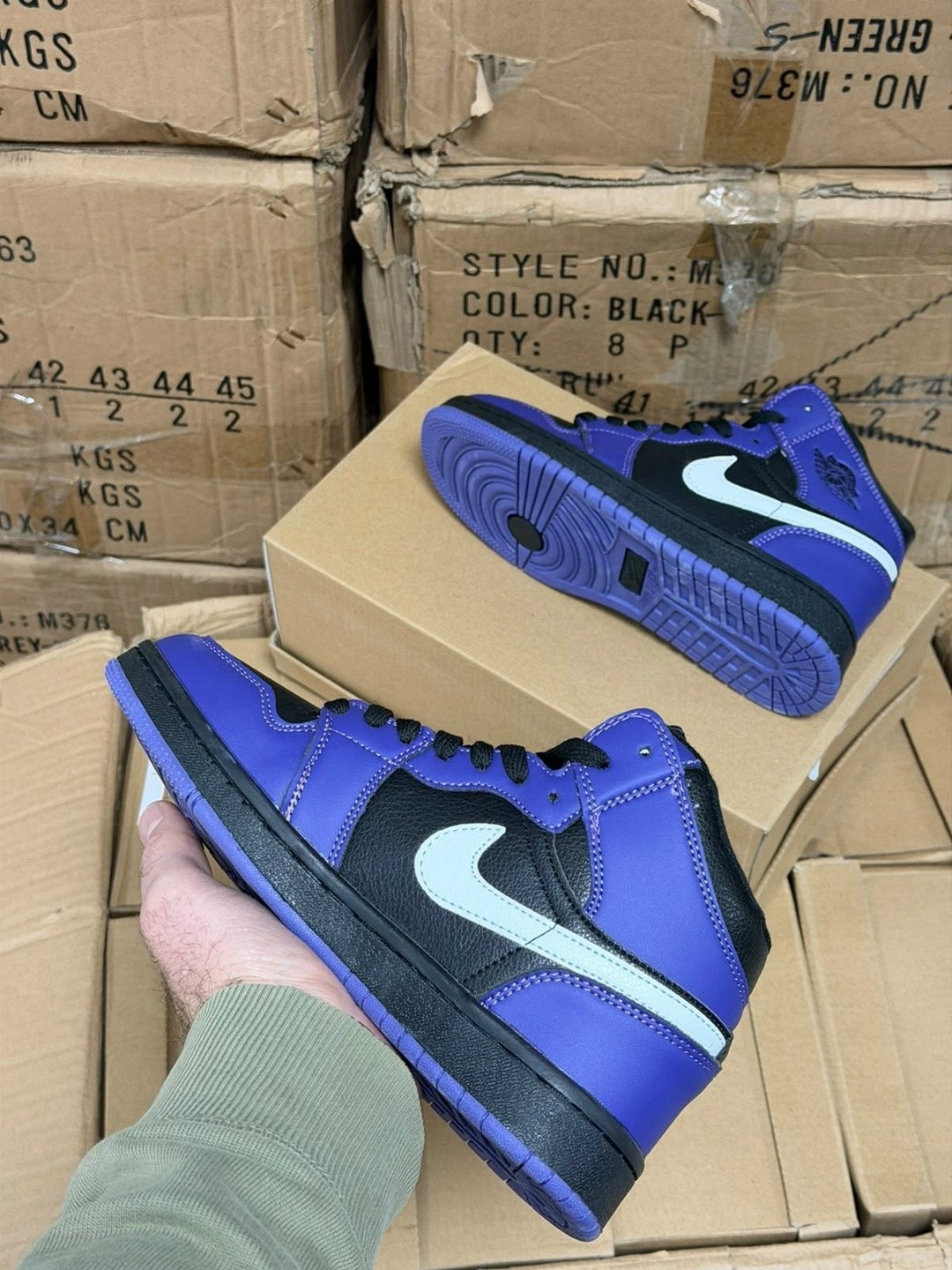 air jordan 1 mid hyper royal,nike air jordan 1 mid,nike air jordan 1 mid blue,air jordan 1 mid,jordan 1 mid