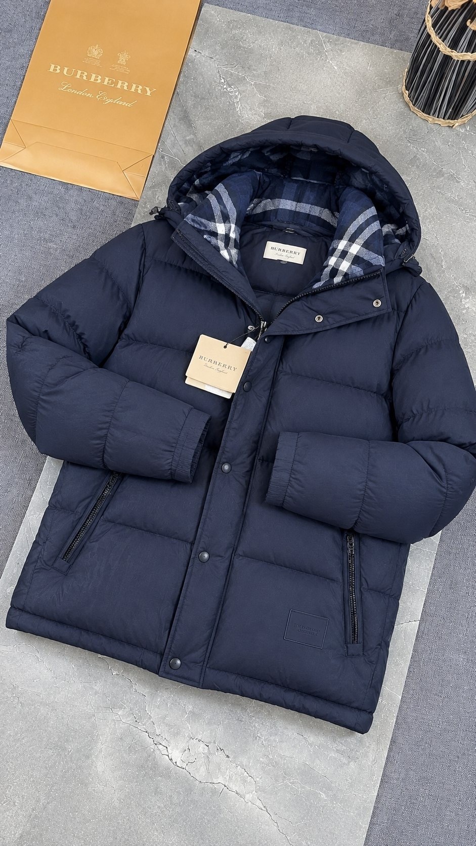пуховик burberry,пуховик мужской burberry,куртка зимняя burberry,мужская зимняя куртка burberry,куртка burberry