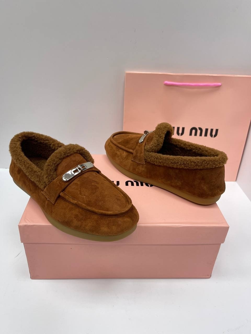 ,женские лоферы с мехом miu miu,женская ,мокасины с мехом,обуви