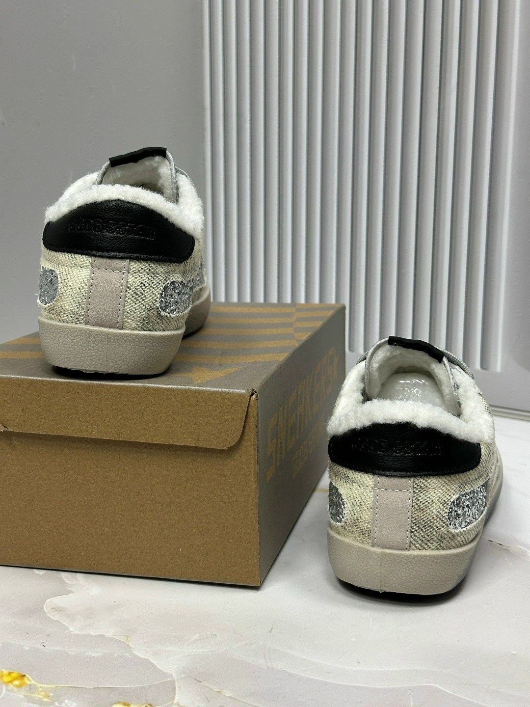 кеды женские golden goose a116527 зимние с мехом серебристые,кеды golden goose superstar серебряные,женские зимние кеды golden goose 2026-2026 серебристые,кеды golden goose,кроссовки golden goose