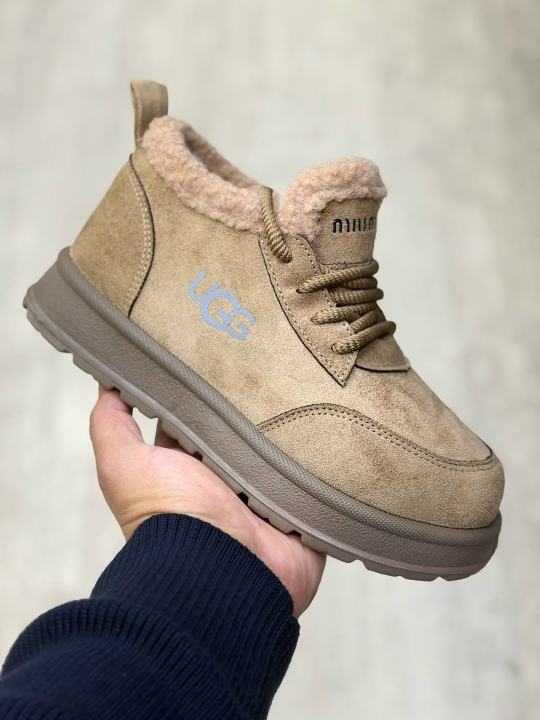 ,зимняя женская ,зимние женские кроссовки, женская,угги ugg