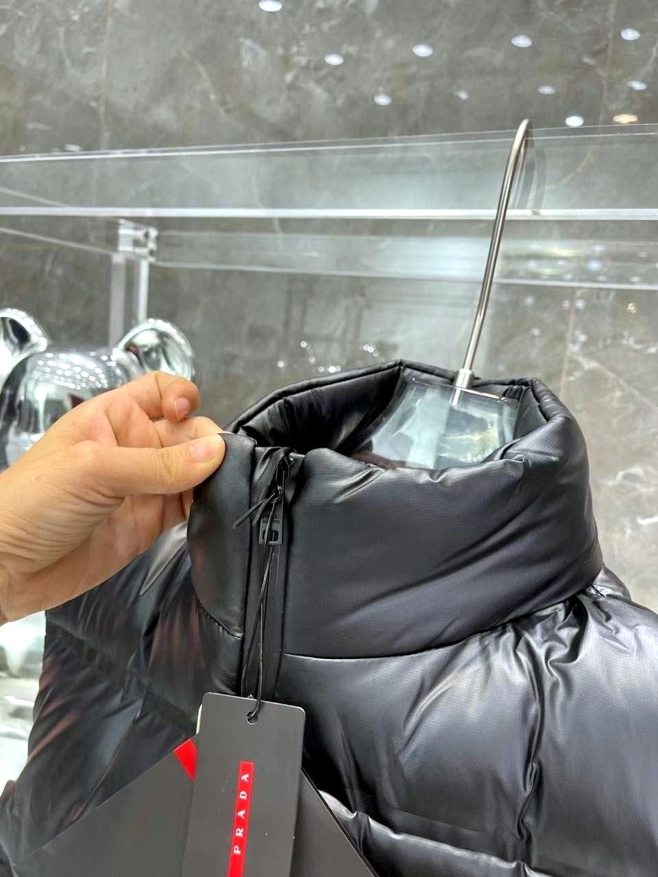 мужской жилет prada,женский короткий ветрозащитный жилет prada на утином пуху,жилетка prada,пуховый жилет prada премиум,пуховый жилет prada