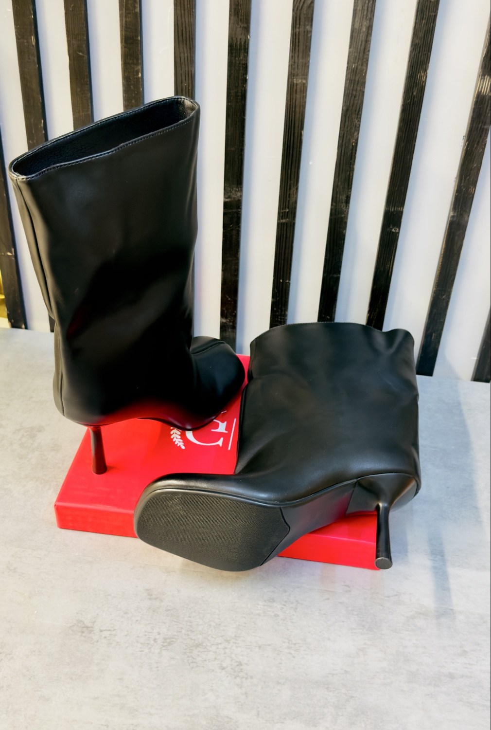 сапоги высокие,,шикарные сапоги,christian louboutin,женские сапоги