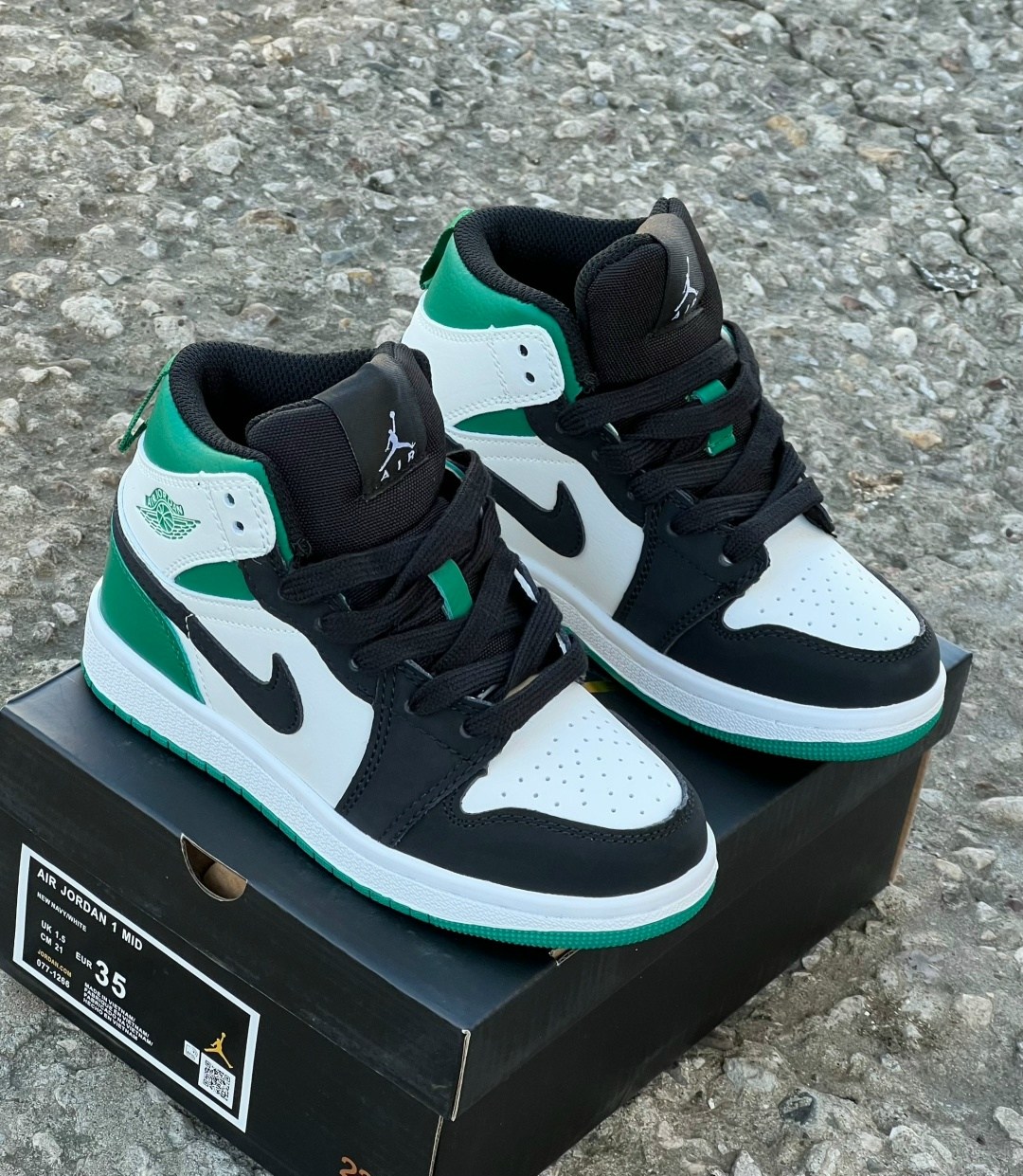 женские кроссовки nike air jordan 1 mid,nike air jordan 1 mid se,кроссовки nike air jordan,nike air jordan 1 mid,кроссовки nike air jordan 1 retro high