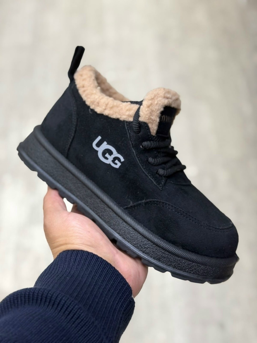,зимняя женская ,зимние женские кроссовки, женская,угги ugg