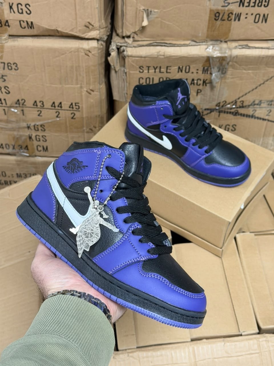 кроссовки nike air jordan 4 retro,nike air jordan 4 retro grey black,кроссовки nike air jordan 4 retro черный,кроссовки,кроссовки nike air jordan 4