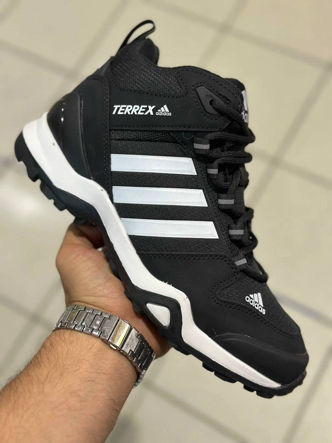 зимние ботинки adidas terrex swift r3,зимние ботинки adidas terrex winter,ботинки adidas terrex winter,кроссовки зимние adidas terrex black winter,зимние кроссовки adidas terrex цвет черный