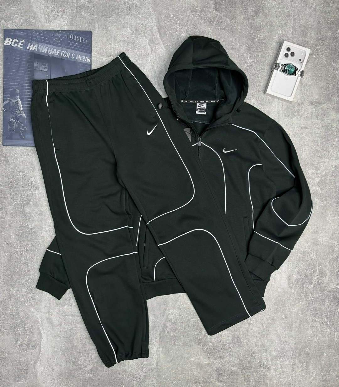 спортивные костюм,ветровка nike x corteiz,зип худи nike tech fleece,зип худи tech fleece рефлективный nike,спортивный костюм nike на флисе