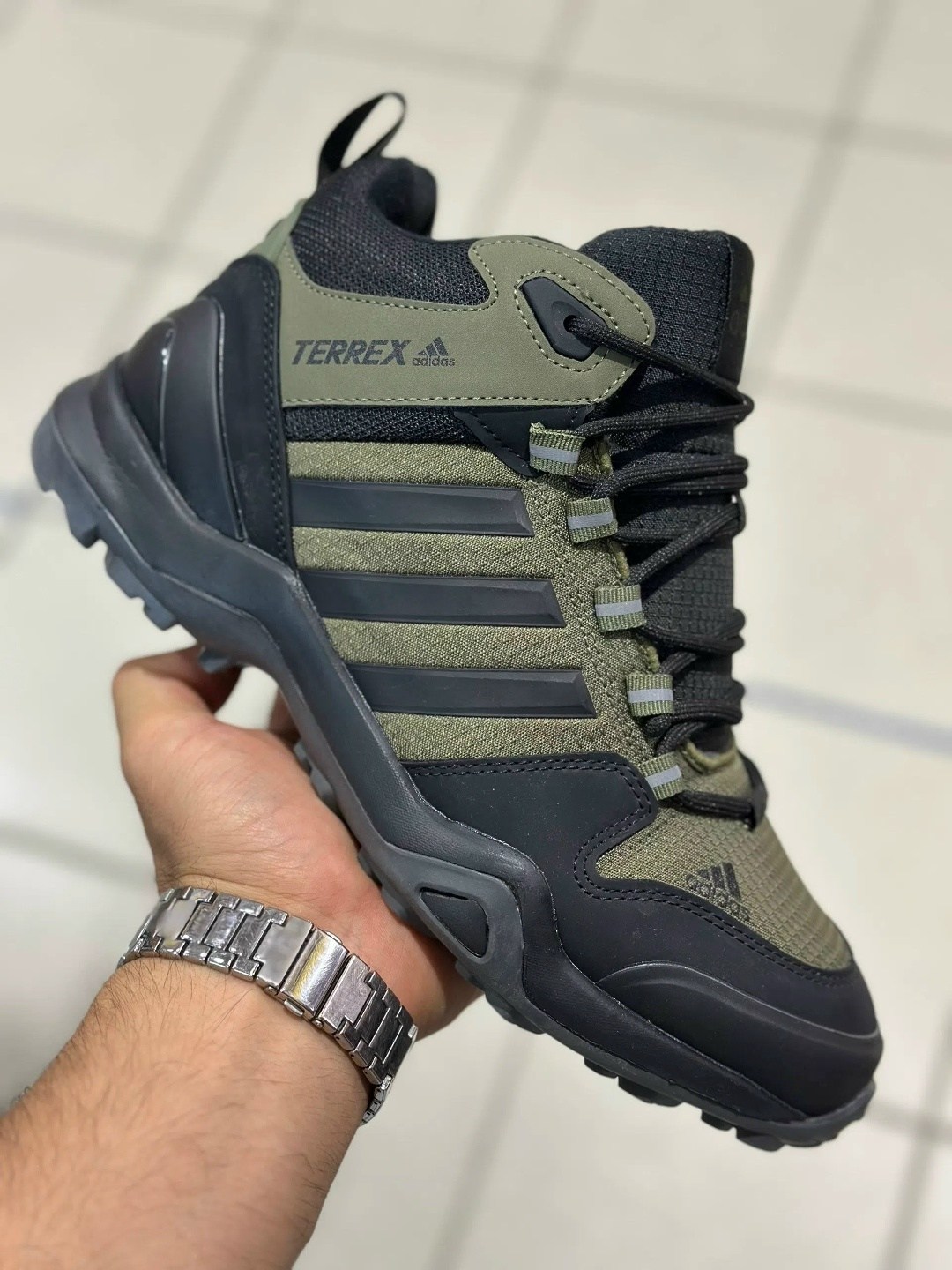 зимние ботинки adidas terrex swift r3,зимние ботинки adidas terrex winter,ботинки adidas terrex winter,кроссовки зимние adidas terrex black winter,зимние кроссовки adidas terrex цвет черный