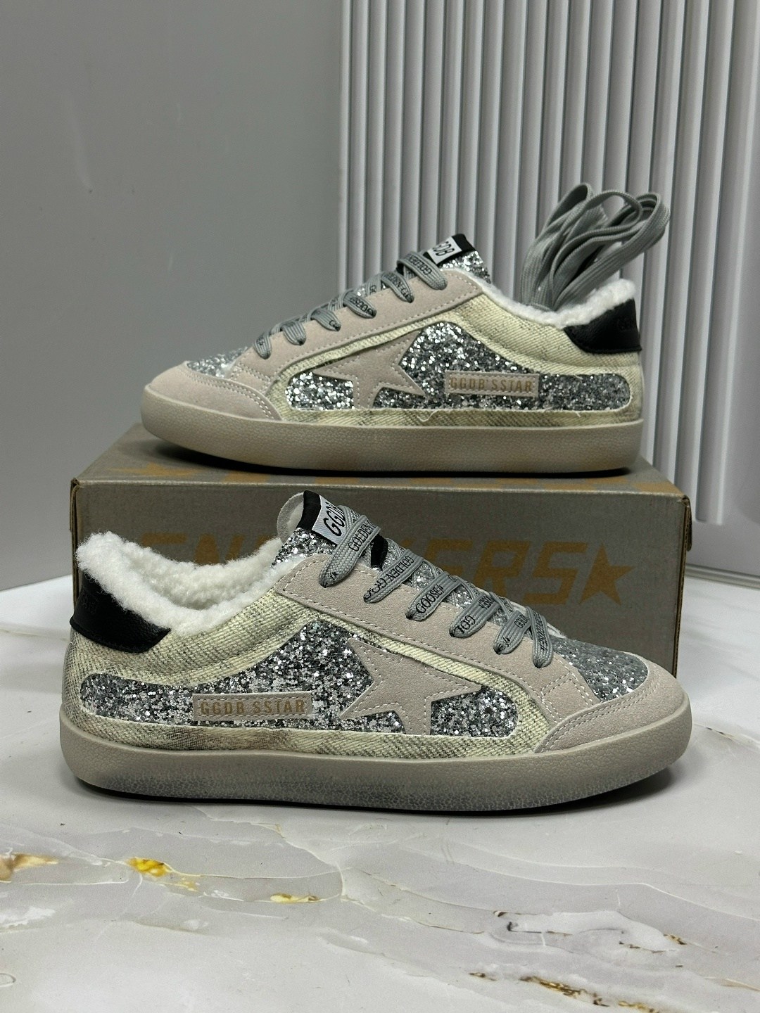 кеды женские golden goose a116527 зимние с мехом серебристые,кеды golden goose superstar серебряные,женские зимние кеды golden goose 2026-2026 серебристые,кеды golden goose,кроссовки golden goose