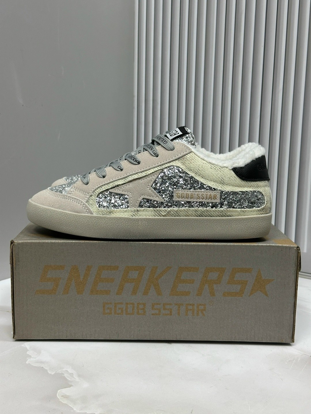 кеды женские golden goose a116527 зимние с мехом серебристые,кеды golden goose superstar серебряные,женские зимние кеды golden goose 2026-2026 серебристые,кеды golden goose,кроссовки golden goose