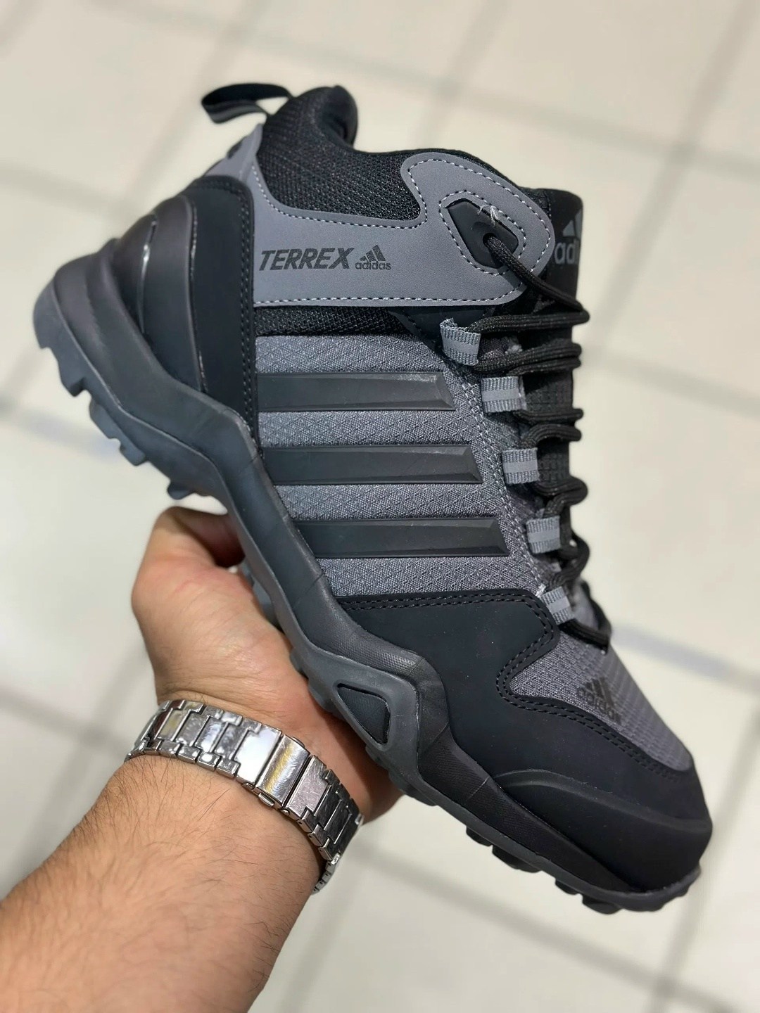 зимние ботинки adidas terrex swift r3,зимние ботинки adidas terrex winter,ботинки adidas terrex winter,кроссовки зимние adidas terrex black winter,зимние кроссовки adidas terrex цвет черный