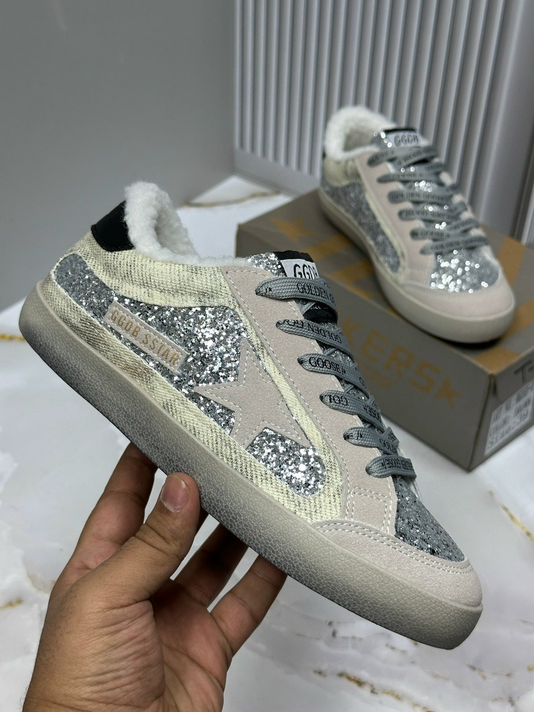 кеды женские golden goose a116527 зимние с мехом серебристые,кеды golden goose superstar серебряные,женские зимние кеды golden goose 2026-2026 серебристые,кеды golden goose,кроссовки golden goose