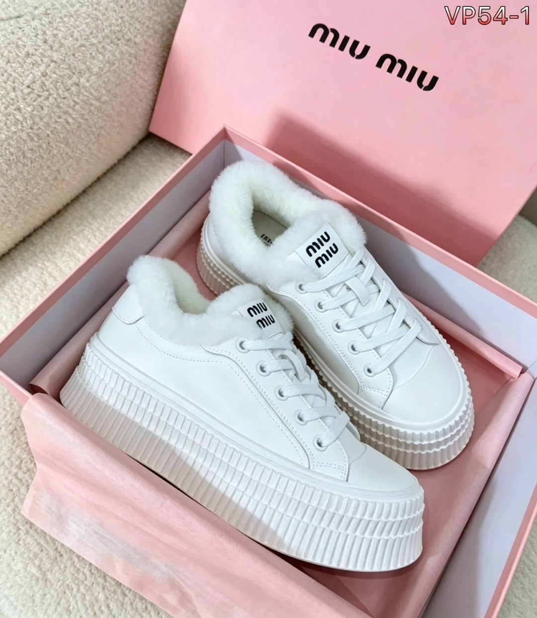 высокие тёплые женские кеды miu miu,кроссовки miu miu женские,кроссовки miu miu с мехом,миу миу кроссовки женские,кеды меховые женские