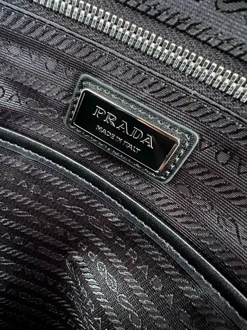 рюкзак из сафьяновой кожи prada,prada рюкзак из сафьяновой кожи с логотипом черный,рюкзак prada,мужская сумка prada,prada рюкзак prada