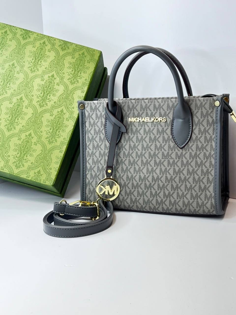 сумка женская michael kors,женская сумка большая стильная michael kors,сумка michael kors,michael kors стильная сумка через плечо,сумка