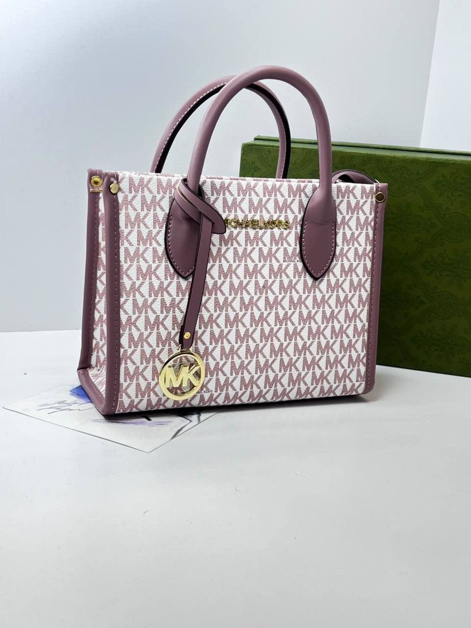 сумка женская michael kors,женская сумка большая стильная michael kors,сумка michael kors,michael kors стильная сумка через плечо,сумка