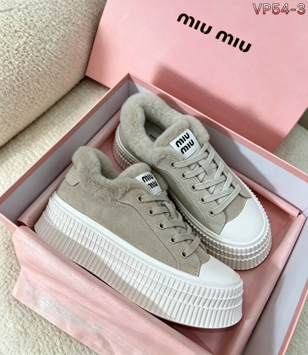 высокие тёплые женские кеды miu miu,кроссовки miu miu женские,кроссовки miu miu с мехом,миу миу кроссовки женские,кеды меховые женские