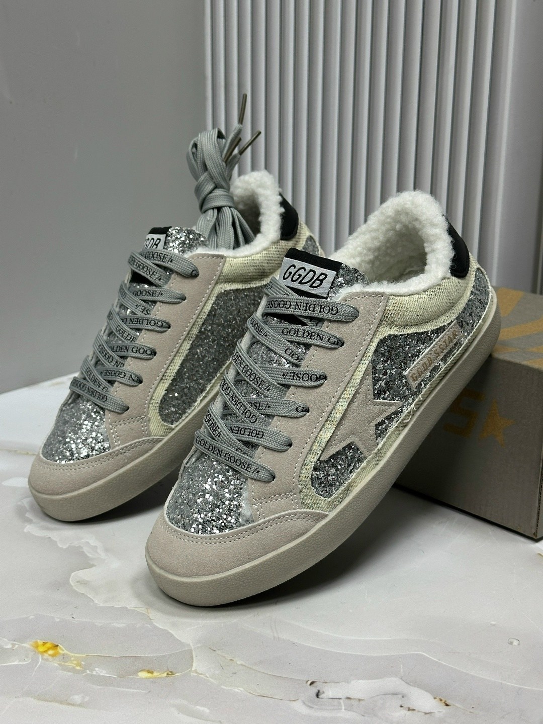 кеды женские golden goose a116527 зимние с мехом серебристые,кеды golden goose superstar серебряные,женские зимние кеды golden goose 2026-2026 серебристые,кеды golden goose,кроссовки golden goose