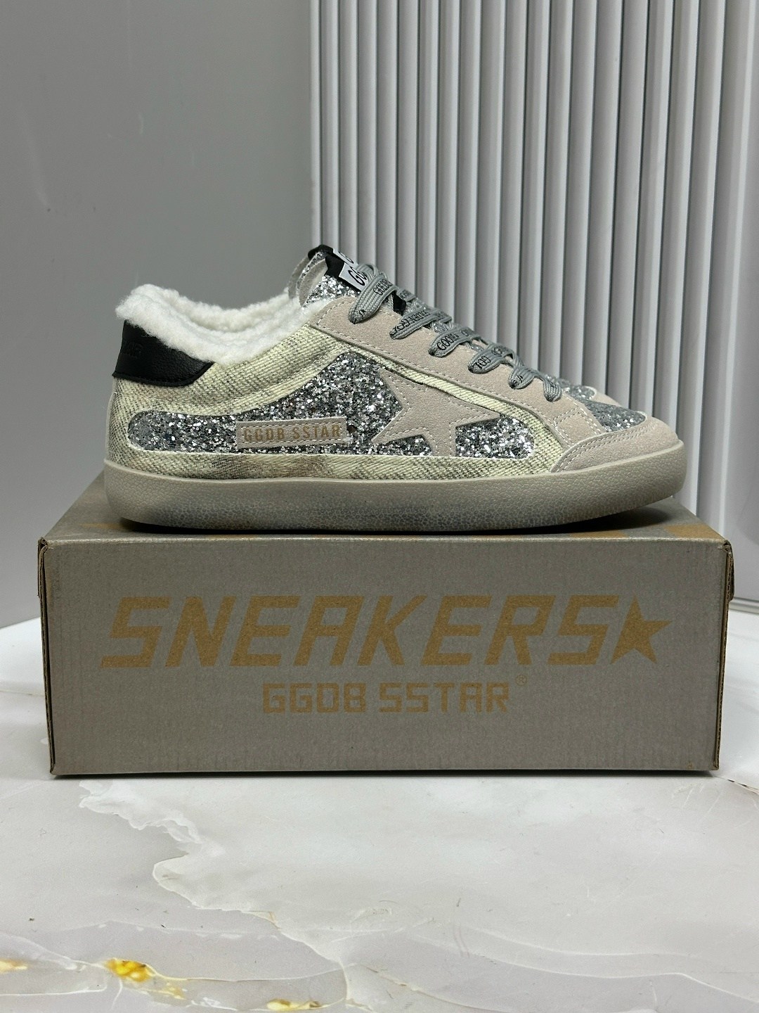 кеды женские golden goose a116527 зимние с мехом серебристые,кеды golden goose superstar серебряные,женские зимние кеды golden goose 2026-2026 серебристые,кеды golden goose,кроссовки golden goose
