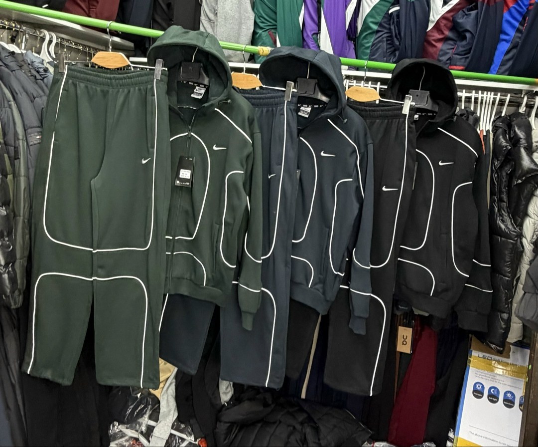 спортивные костюм,ветровка nike x corteiz,зип худи nike tech fleece,зип худи tech fleece рефлективный nike,спортивный костюм nike на флисе
