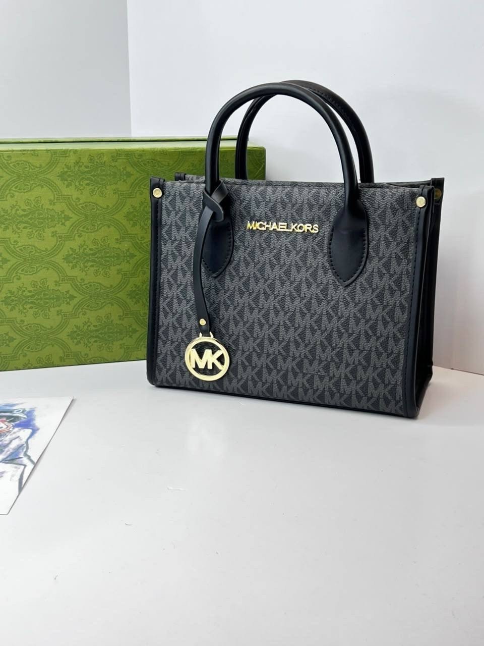 сумка женская michael kors,женская сумка большая стильная michael kors,сумка michael kors,michael kors стильная сумка через плечо,сумка